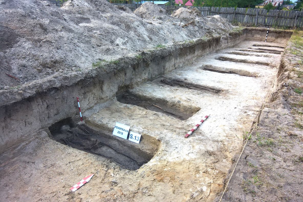 Rămăşiţele pământeşti a încă 10 deţinuţi descoperite în Cimitirul Lagărului Periprava