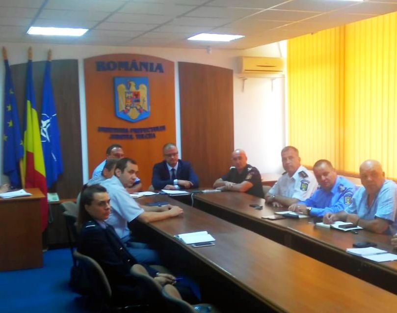 Ministrul interimar al afacerilor interne în videoconferinţă cu prefecţii despre vulnerabilităţi