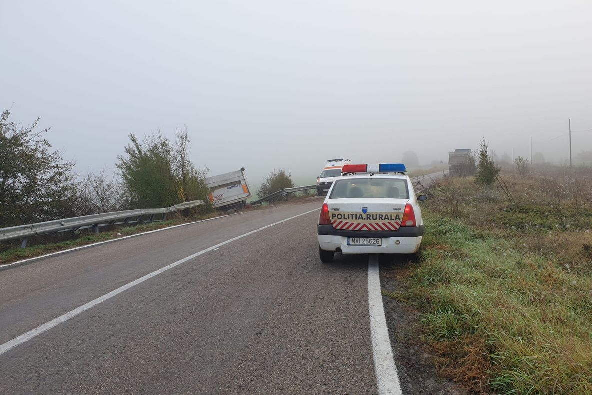 Autotren ieşit în decor între Atmagea şi Horia din cauza ceţii