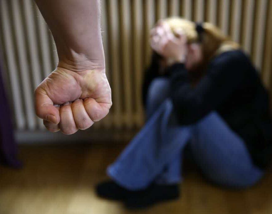 Concubin violent reclamat de o tulceancă a fost prins de jandarmi