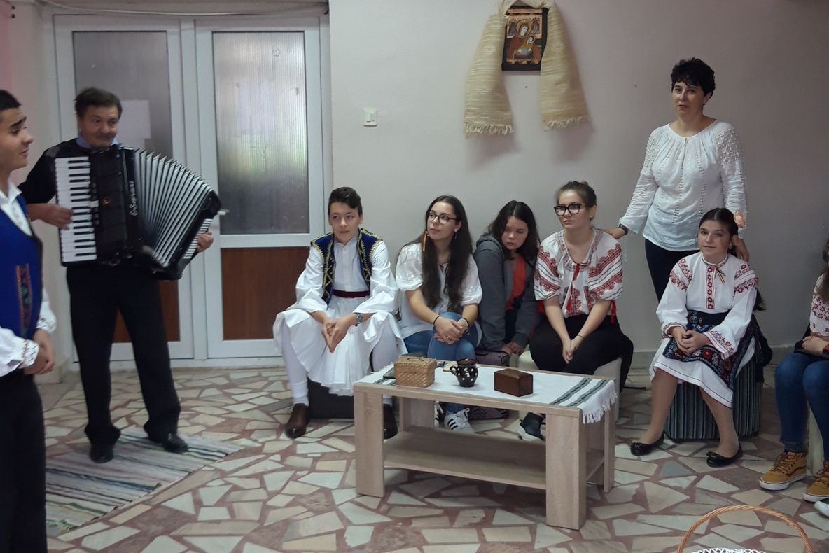 Lada de zestre Dobrogeană, proiect de voluntarial al elevilor de la Moisil