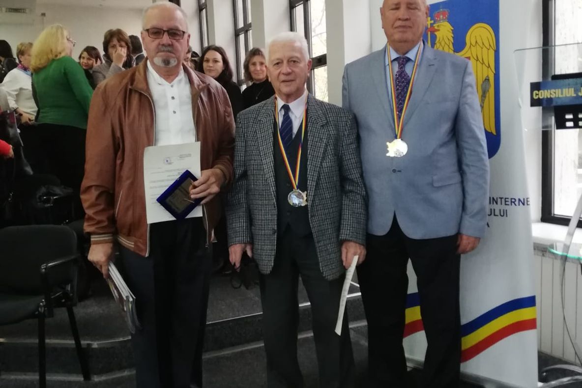 Prima Distincţiea "Recunoştinţa Dobrogenilor" acordată unor personalităţi tulcene remarcabile