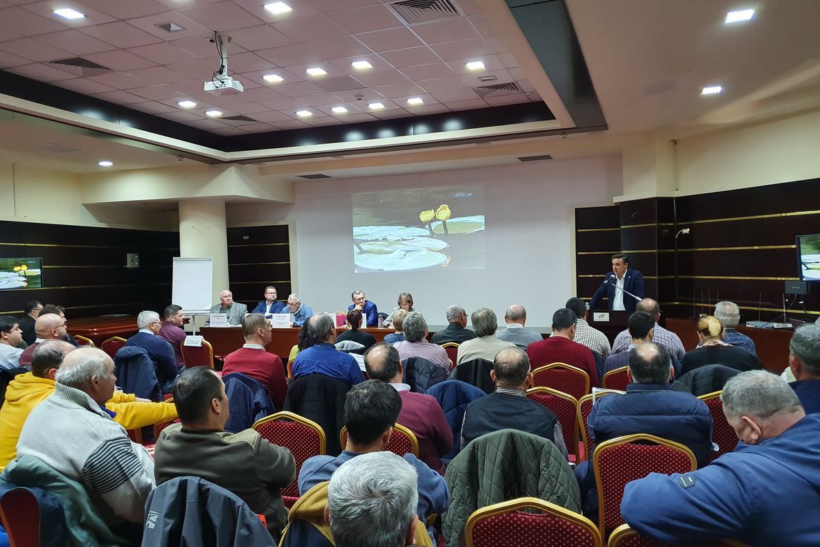 Pescuitul în Delta Dunării, temă de dezbatere între conducerea ARBDD şi pescari