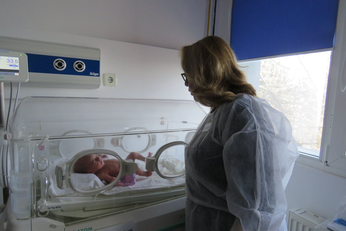 Aparatură medicală de 28.728 de euro pentru Neonatologie de la Asociaţia "Salvaţi Copiii" România