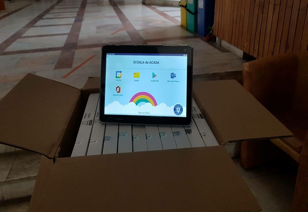 1500 de tablete pentru elevii tulceni prin Programul naţional "Educația în siguranță"