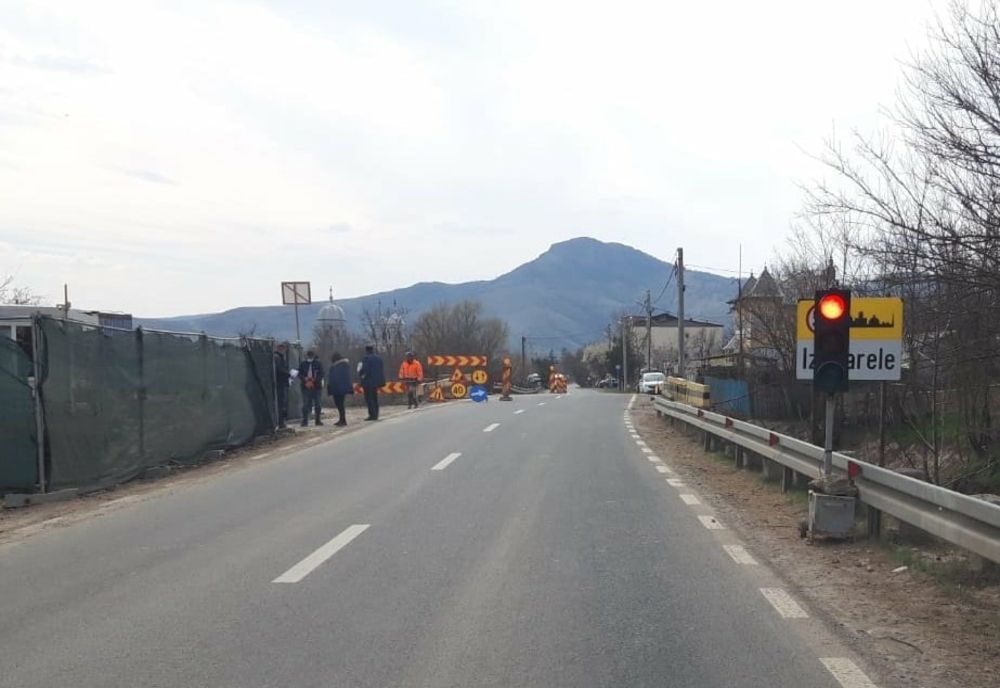 Atenție șoferi! Lucrări de reparații la Izvoarele pe podul de pe DN 22F