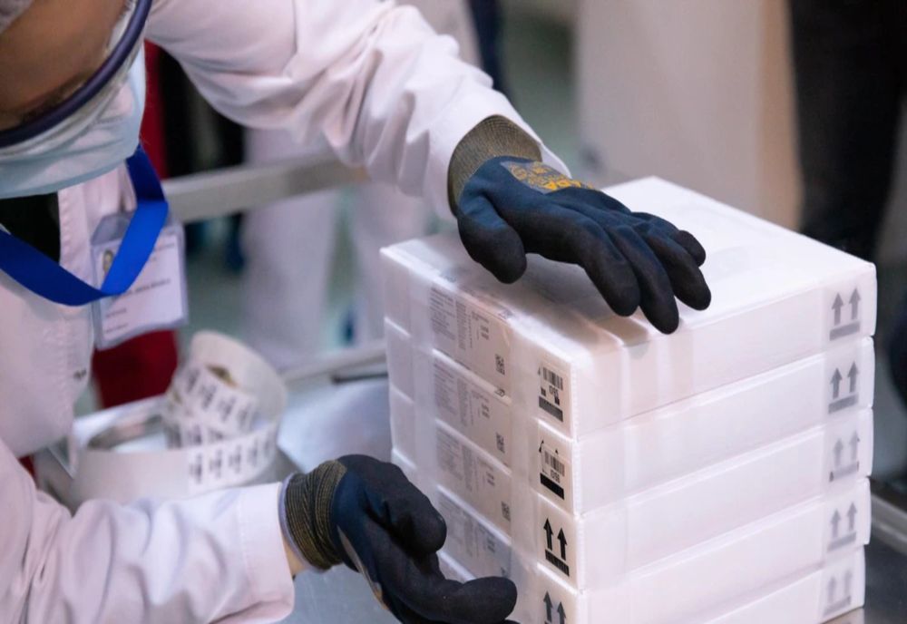 Cea mai mare tranșă de vaccin produs de Pfizer BioNTech sosește mâine în țară