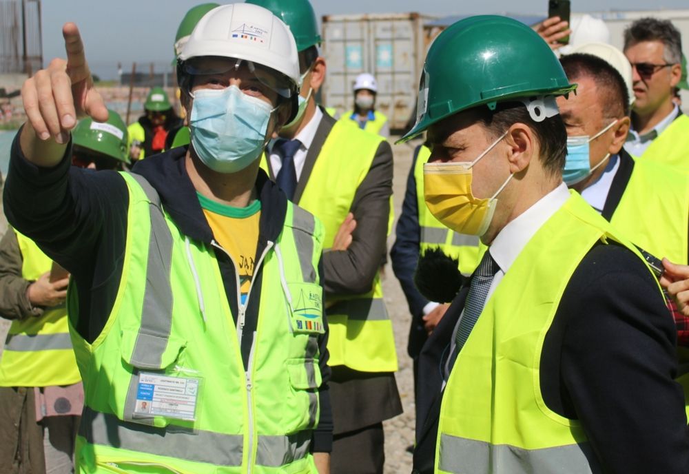 Orban în vizită la șantierul Podului de la Brăila