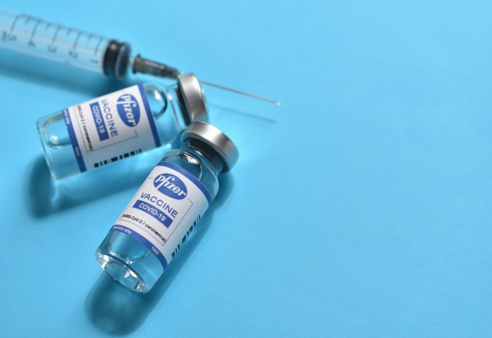 Peste 960.000 de doze de vaccin de la Pfizer BioNTech vor ajunge, luni şi marţi, în România