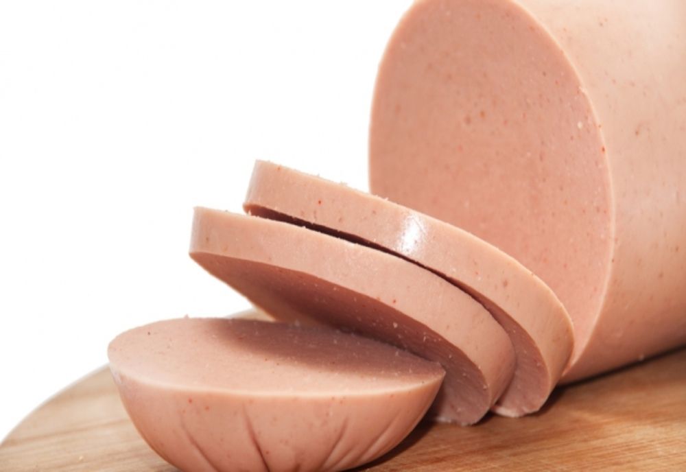 Cum a putut să ajungă parizerul contaminat în magazinele din România: ”Avem laboratoare doar pe hârtie...”