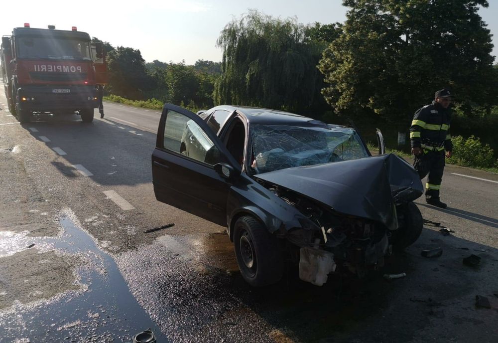 FOTO Accident la Somova. Șoferul transportat de urgență la spital
