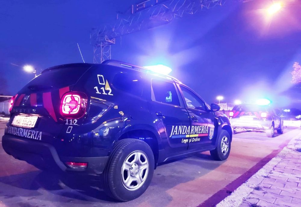 Tragedie evitată! Amenințați cu pistolul și cuțitul, au cerut sprijinul jandarmilor