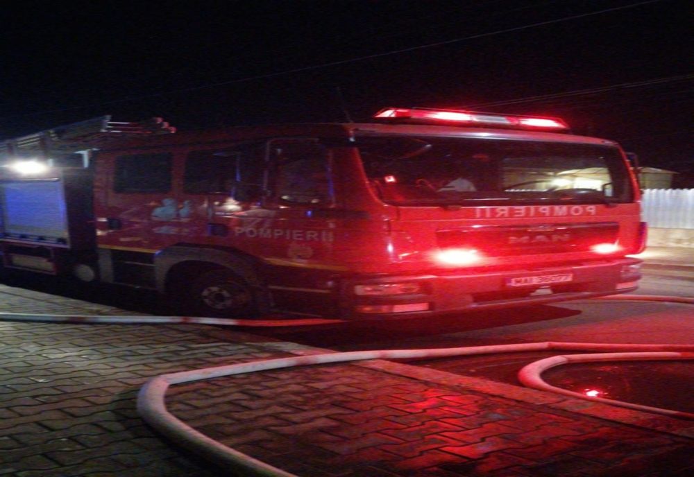FOTO  Le-a luat casa foc după ce au lăsat un aparat de gătit nesupravegheat