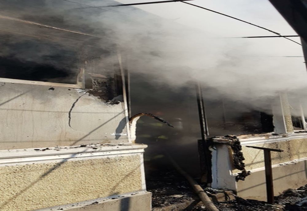 FOTO Incendiu violent în urma unei explozii