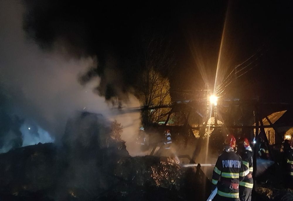 FOTO Incendiu violent în Măcin