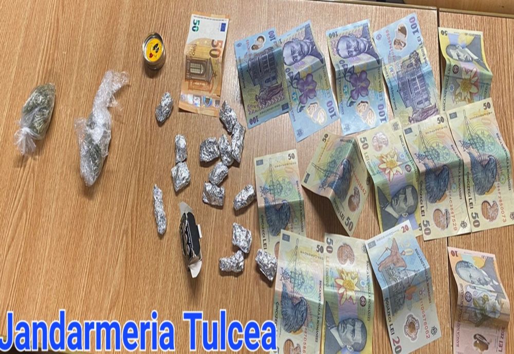 Tineri  prinși cu droguri pe strada Isaccei