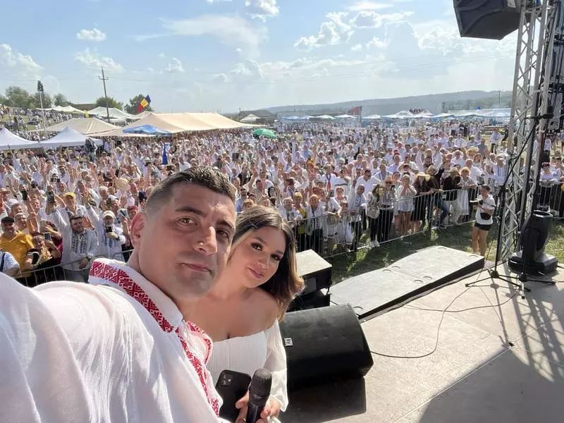Iulian Bulai îi transmite 10 sfaturi lui George Simion, după ce liderul AUR s-a căsătorit, sâmbătă: Să ştii limita dintre viaţa de familie şi activitatea politică