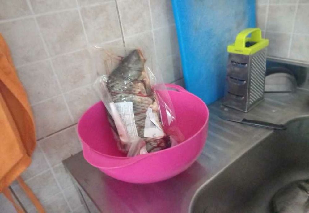 HAOS ÎN STAȚIUNILE TURISTICE DE LA MUNTE, DE SĂRBĂTORI. ALIMENTE EXPIRATE, MIZERIE ȘI ALTE NEREGULI GRAVE DESCOPERITE DE ANPC