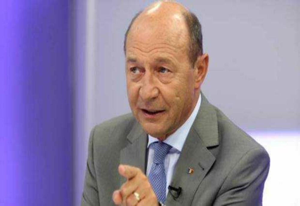 BĂSESCU ÎI ACUZĂ PE CIUCĂ ȘI CIOLACU DE ABUZ DE PUTERE: „TREBUIE SĂ RĂSPUNDĂ ÎN FAȚA LEGII”