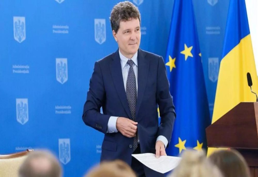 NICUȘOR DAN, NOUĂ GAFĂ LA IAȘI. PREȘEDINTELE A PLECAT FĂRĂ SĂ SALUTE DIRECTORUL ANTIBIOTICE