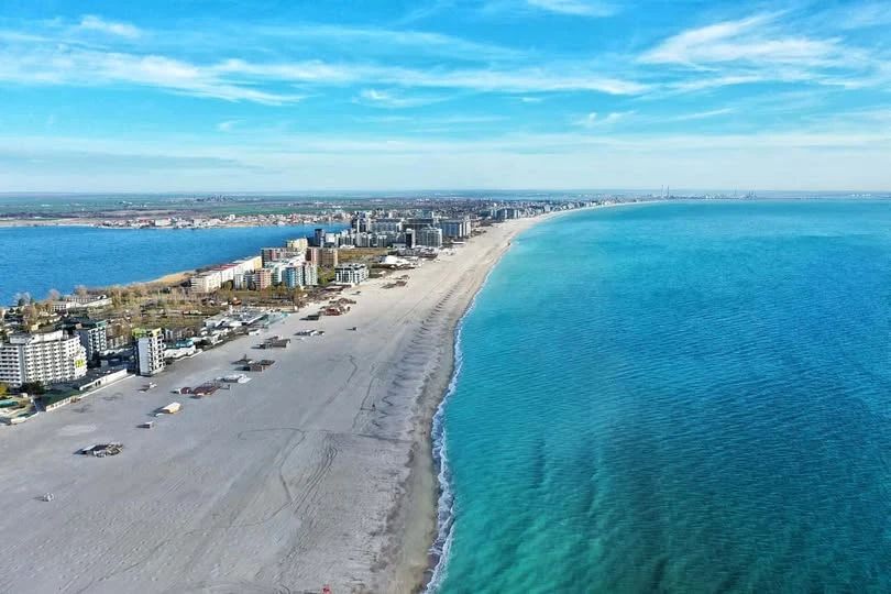Marea Neagră a căpătat nuanțe de turcoaz. Explicația specialiștilor