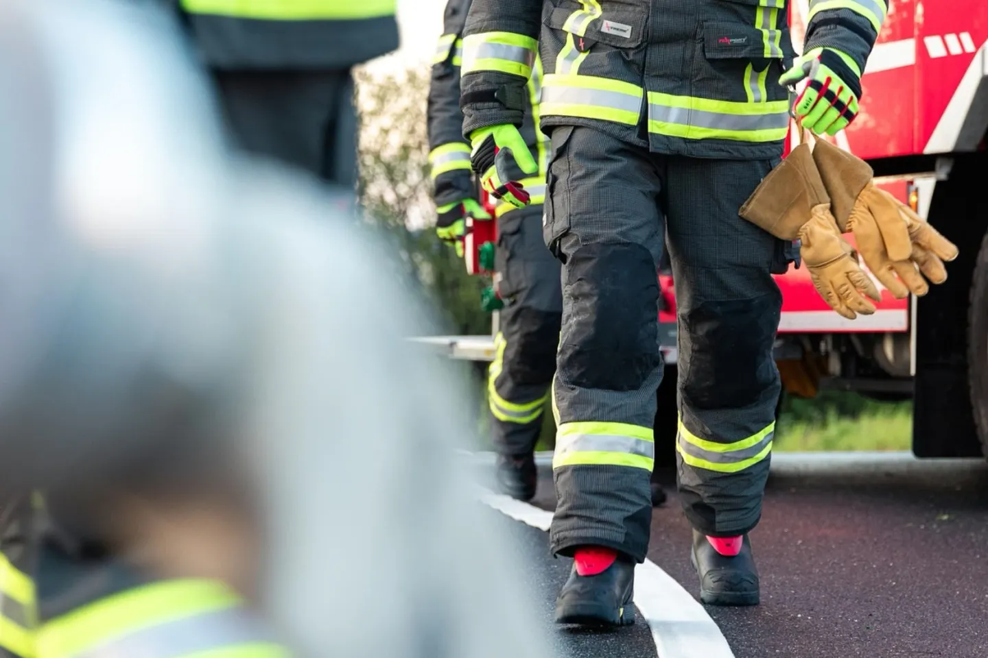 Panică pe autostrada A3: O mașină a fost mistuită de flăcări din mers