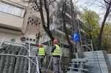 Anvelopările clădirilor vechi țin în viață piața de construcții din România