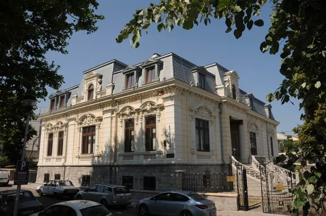 casa-avramide