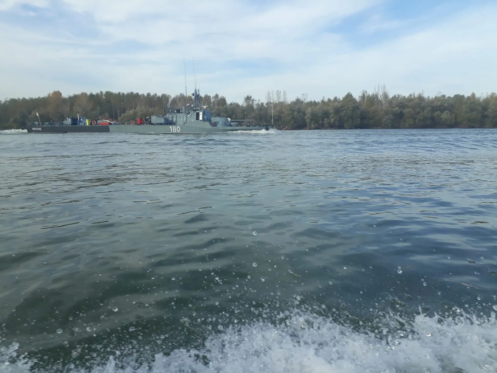 nave militare