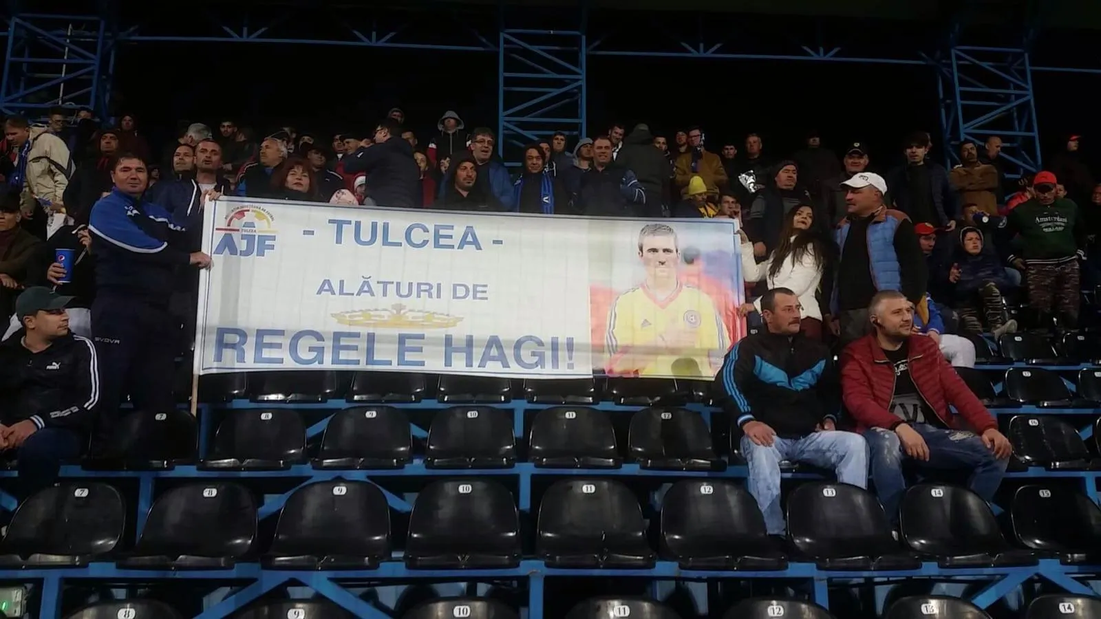 de la fata locului