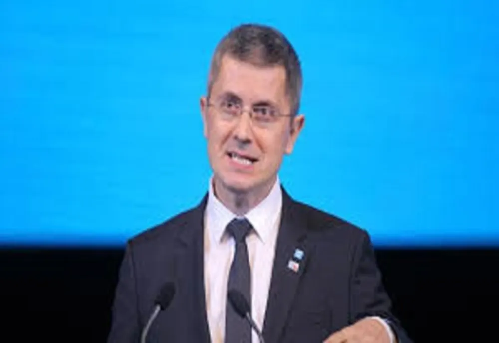 România, la mâna "Miticilor". Cel mai abject gest pe care-l poate face un politician