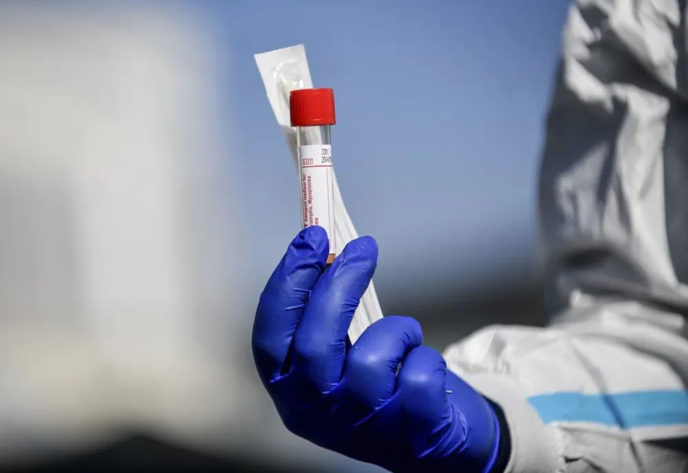 Record absolut de noi infectări - 1.415 cazuri și 43 de decese în ultimele 24 de ore