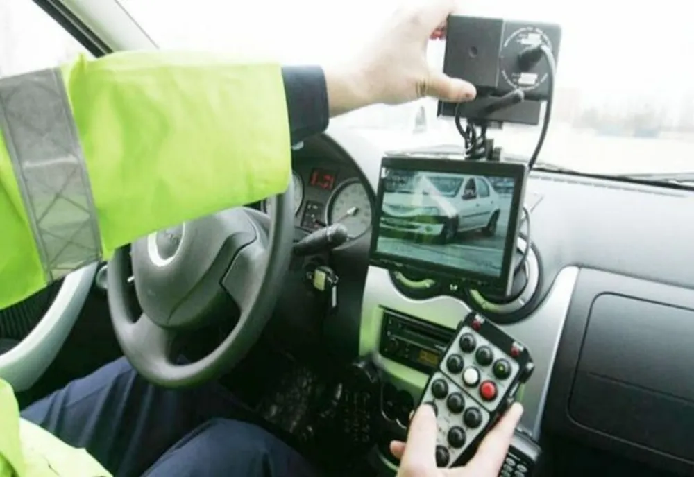 Radare în cascadă pe DN22. 27 de șoferi au rămas pietoni