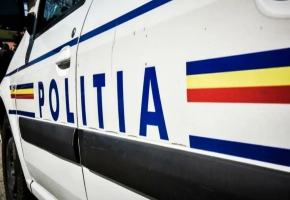A intrat cu mașina în gardul penitenciarului