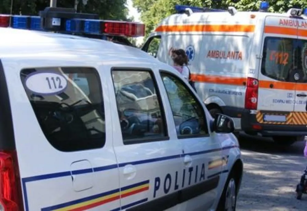 Accident grav. Mașină intrată în parapet