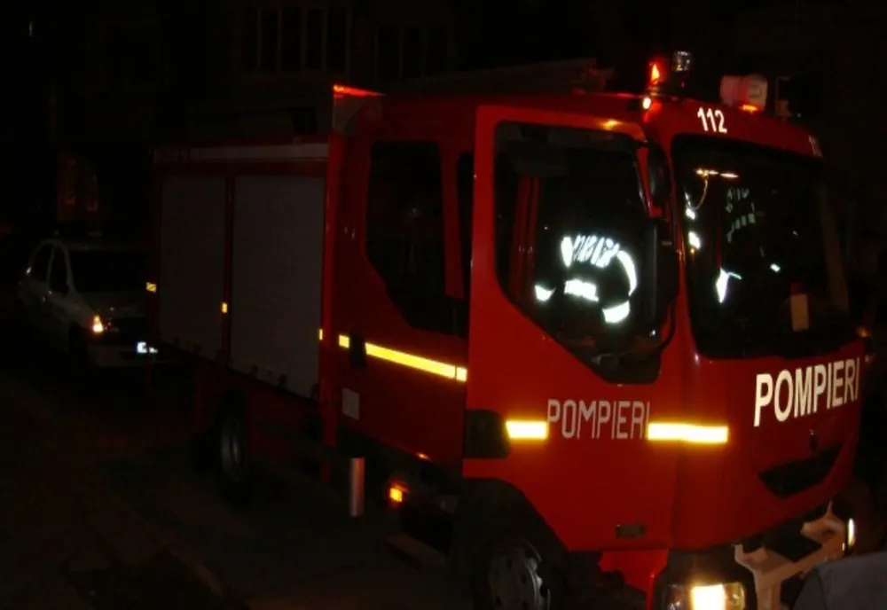Incendiu violent din cauza unei lumânări