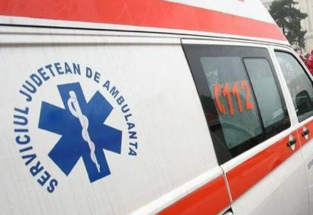 Accident grav la Babadag. Pieton lovit de autoutilitară