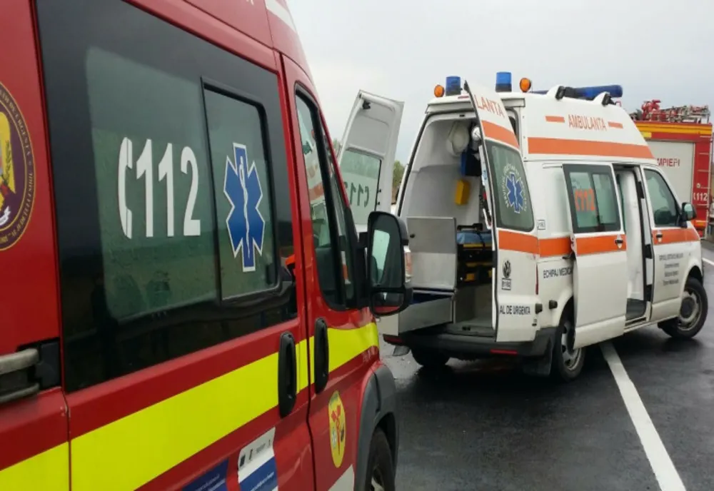Tulcea Accident grav cu 3 autovehicule implicate. Traficul blocat pe DN22