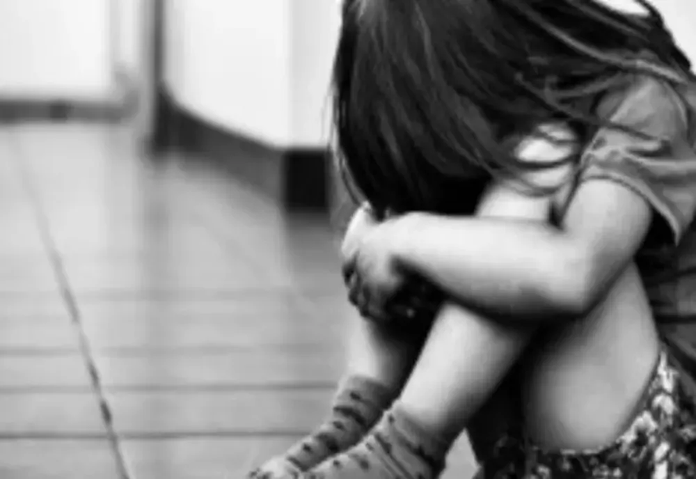 Percheziții în Tulcea și Constanța. Un bărbat și o femeie, reținuți după ce au obligat două fete să se prostitueze