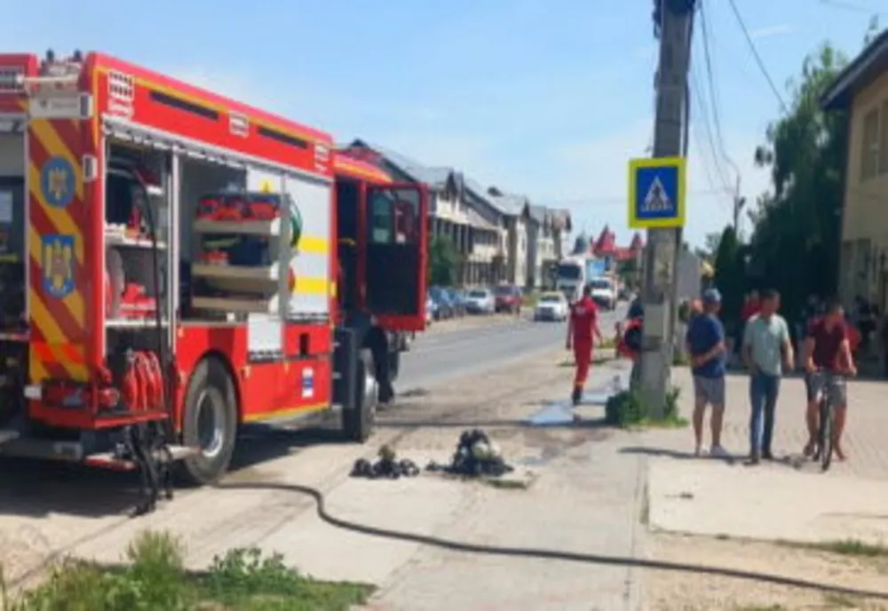 Incendiu la etajul al treilea al unui liceu din Tulcea. Aproximativ 400 de elevi s-au autoevacuat