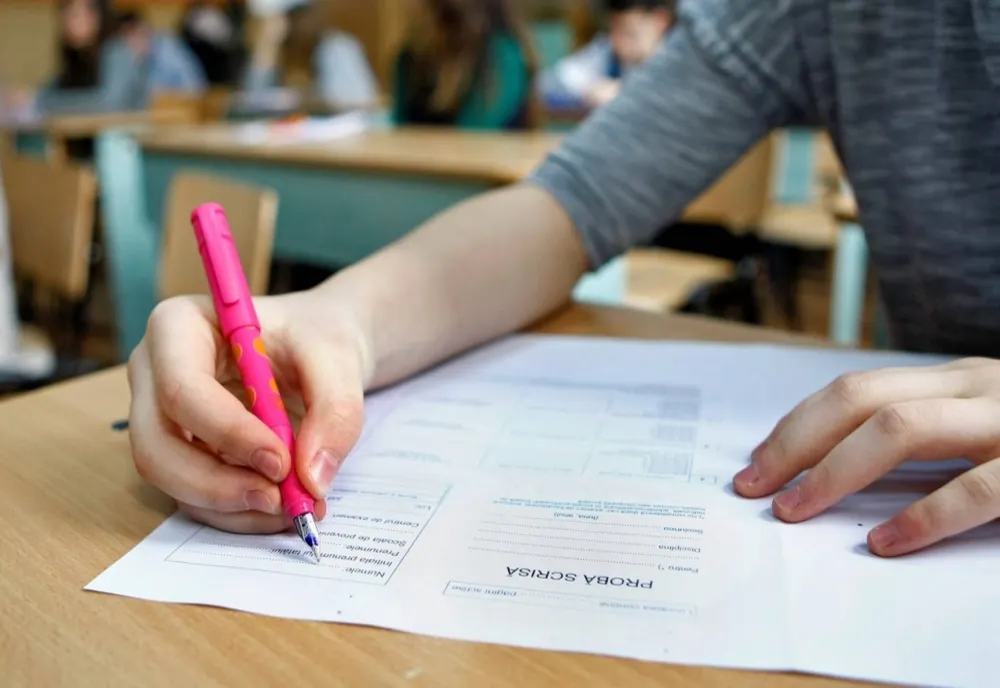 Mai puţin de jumătate dintre elevii care au susţinut simularea examenelor de Evaluare Naţională au obţinut note peste 5 la matematică