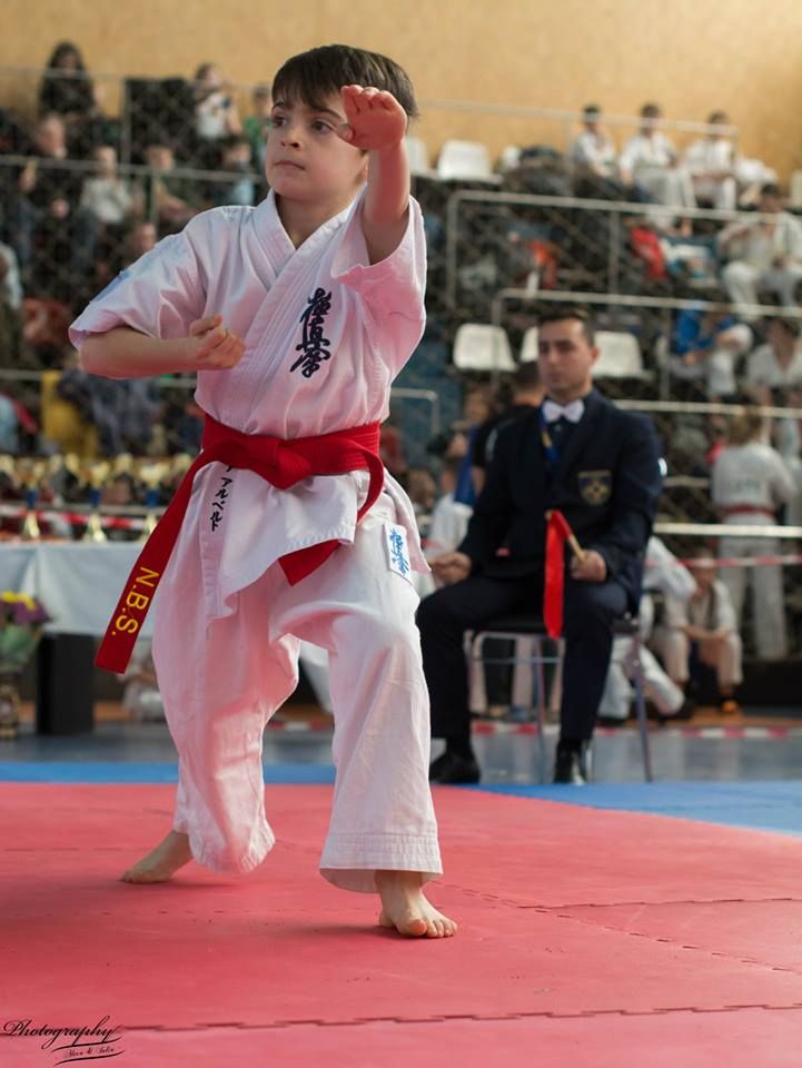 41675179_2217606005138654_6467221184332169216_n