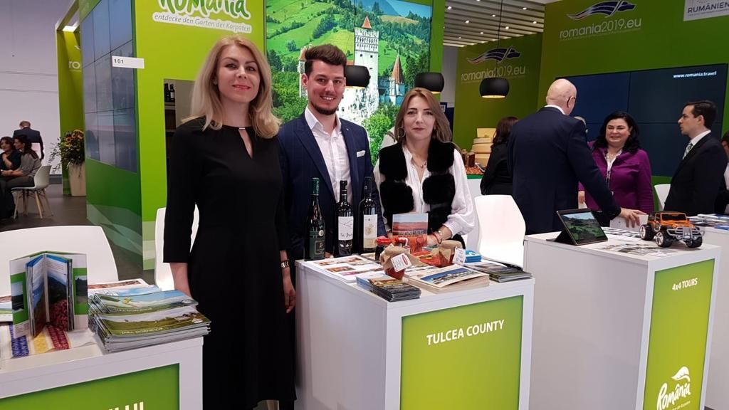 53188016_387698808695316_6987101338853179392_o