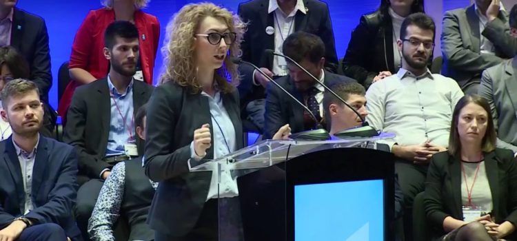 elena-dezbatee-e1543506831546-750x350