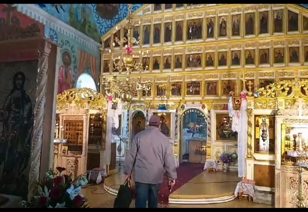 A amenințat preotul cu pistolul la Sarichioi