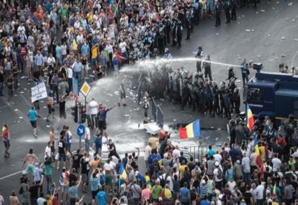 Protest de comemorare a violențelor din 10 august, în Piața Victoriei