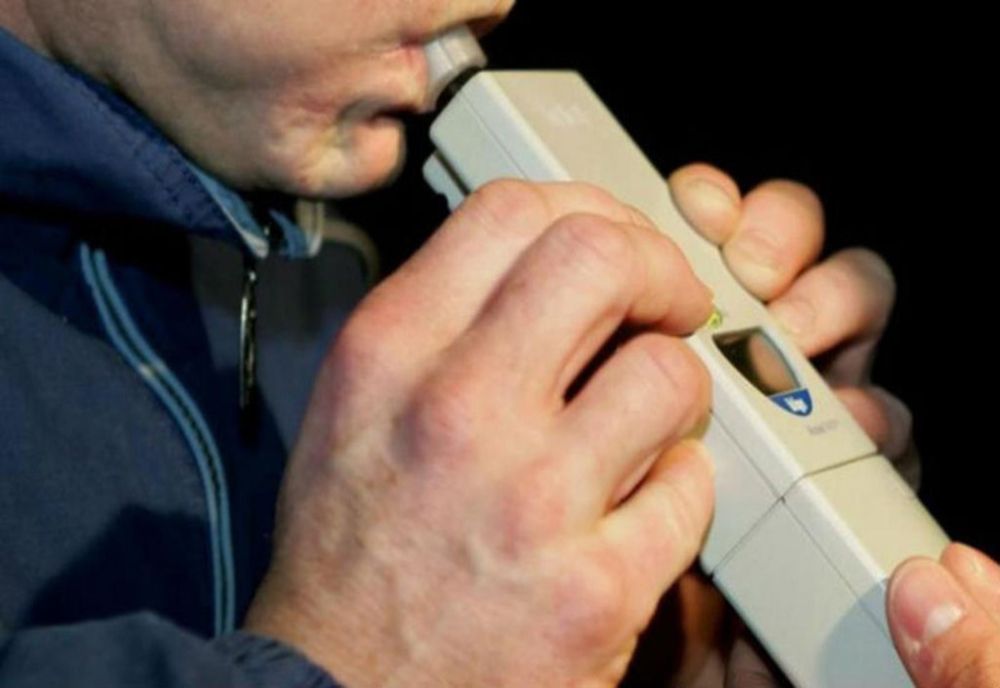 Șofer beat prins de polițiști la volan, pe străzile din Măcin