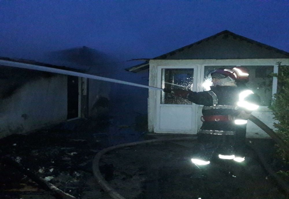 Incendiu violent în Gorgova.De la ce au pornit flăcările