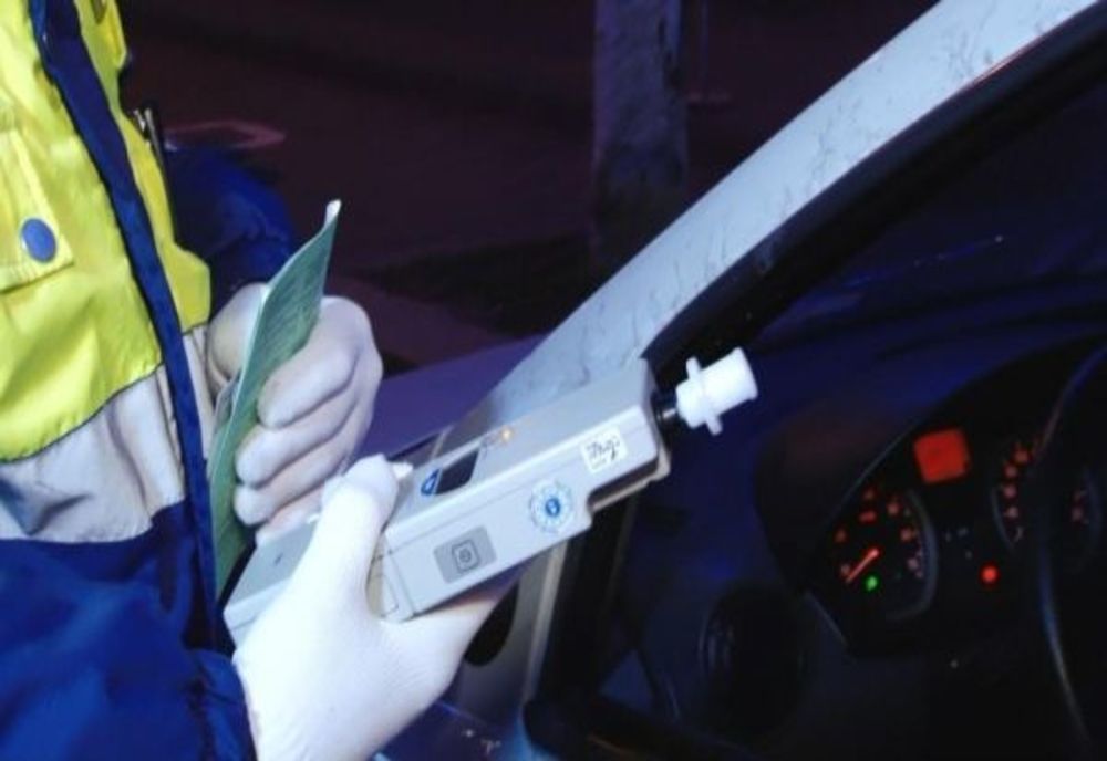 Prins beat la volan, pe străzile din Măcin