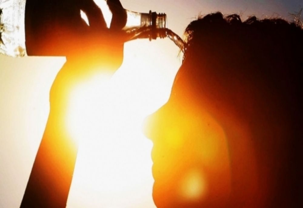 Urmează 3 zile caniculare! Sfaturi pentru a trece cu bine peste această perioadă!